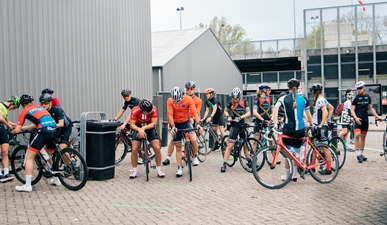 Prachtige impressie van het gezamenlijke trainingskamp shorttrack en langebaan